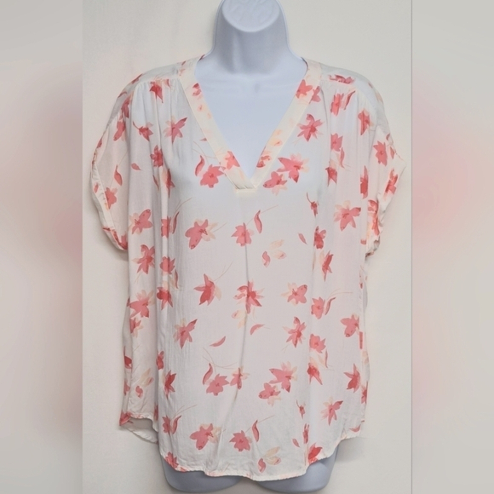 GAP Top M White Pink Coral Short Cuffed Sleeve V Neck Flowy No Stretch Fabric